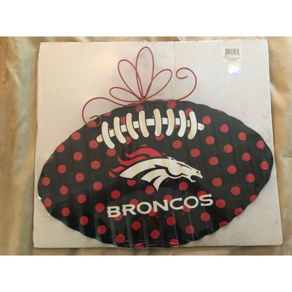 Broncos NFL Metal‎ Door hanging NEW in Package